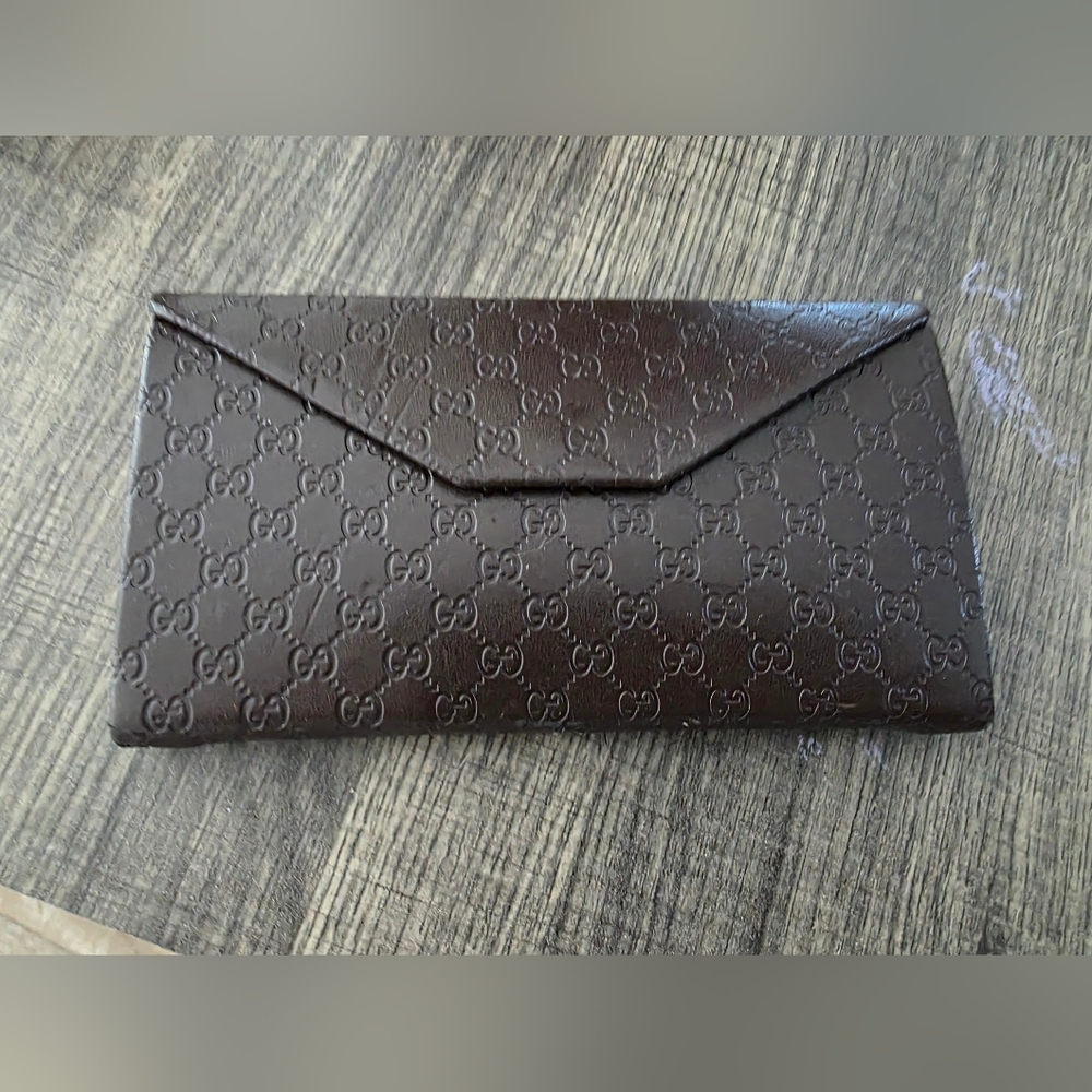 Gucci Brown Logo Embossed Trifold Sunglasses Holder - Like New